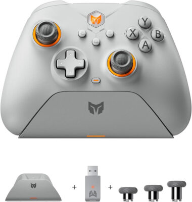 人気の「BIGBIG WON」のコントローラーが61%還元で実質2,159円にセール。無線、背面ボタン、充電スタンド、有線時1,000Hzでこの金額なら満足度が高い。他のコントローラーも高還元率に